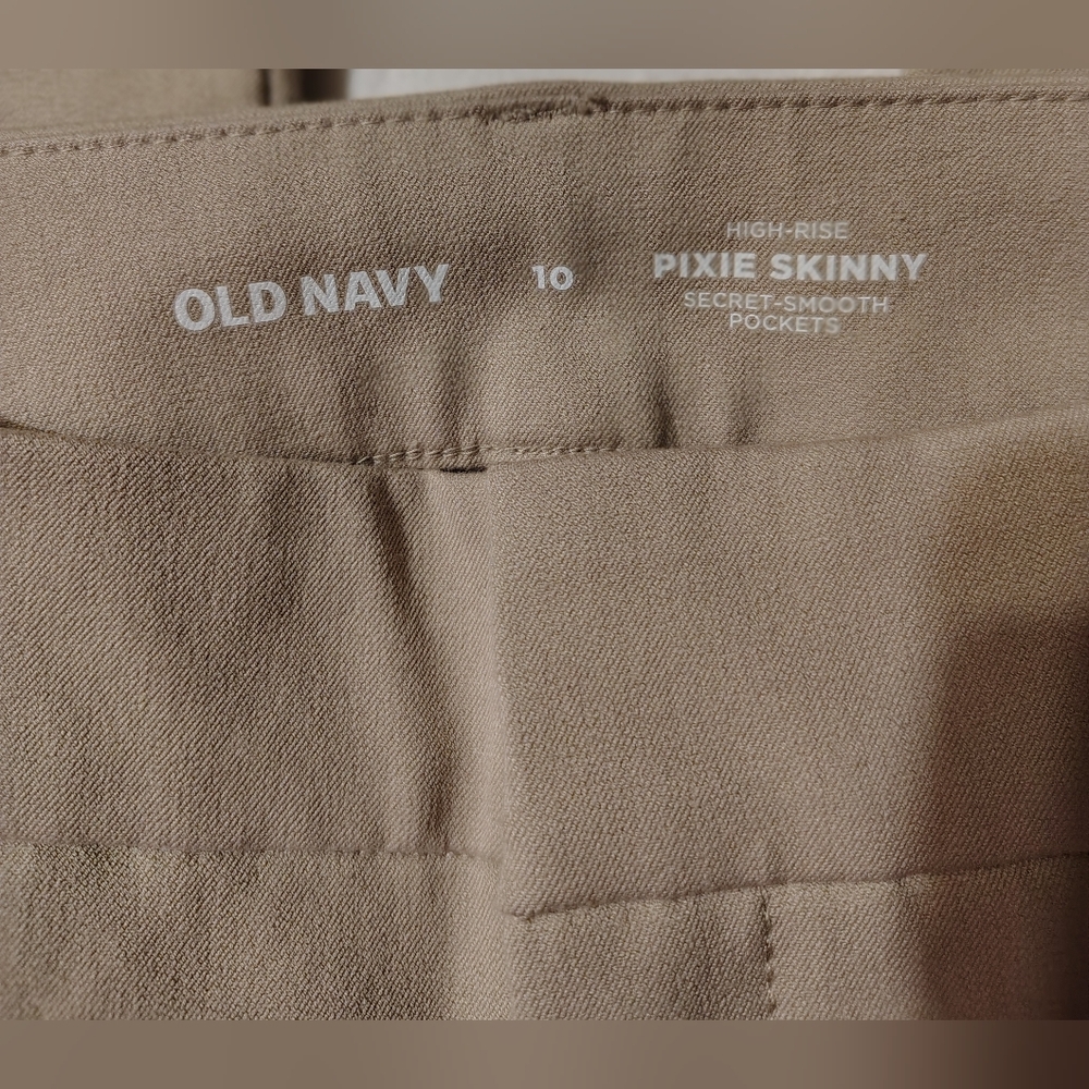 Old Navy High Rise Pixie Skinny Secret Smooth Pockets Chinos Size 10 NWT - Picture 5 of 12